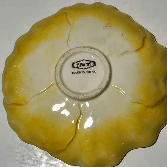 INT. Yellow Violet Flower Shaped Trinket Dish - Picture 3 of 4